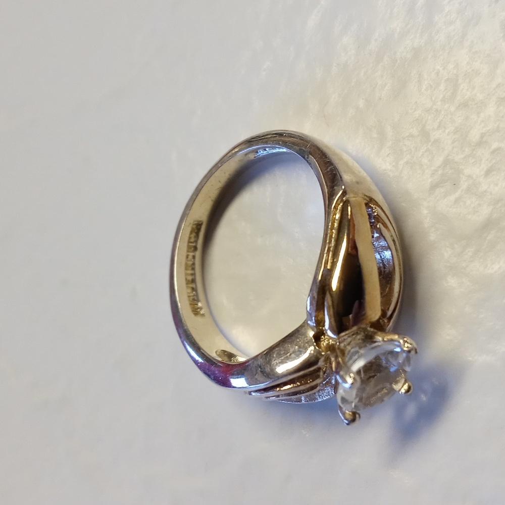 W.Lind Two Tone Solitaire Size 7.5 - Picture 3 of 5